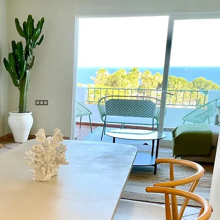 Atico Con Dos Terrazas Con Estupendas Vistas Del Mar
